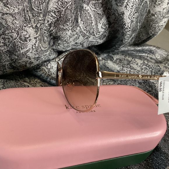 Kate Spade sunglasses NWT aviator gradient lens glasses case and cloth included - Picture 6 of 10
